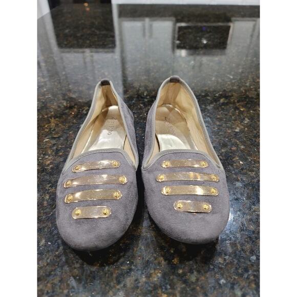 Zigi Soho Ballet Flats Shoes Womens Size 8M Taupe Suede Gold Metal Plate Slip On - Picture 1 of 11